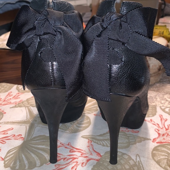 (Authentic Vera Wang) Ankle Boot Heels size 6.5 - Picture 6 of 14